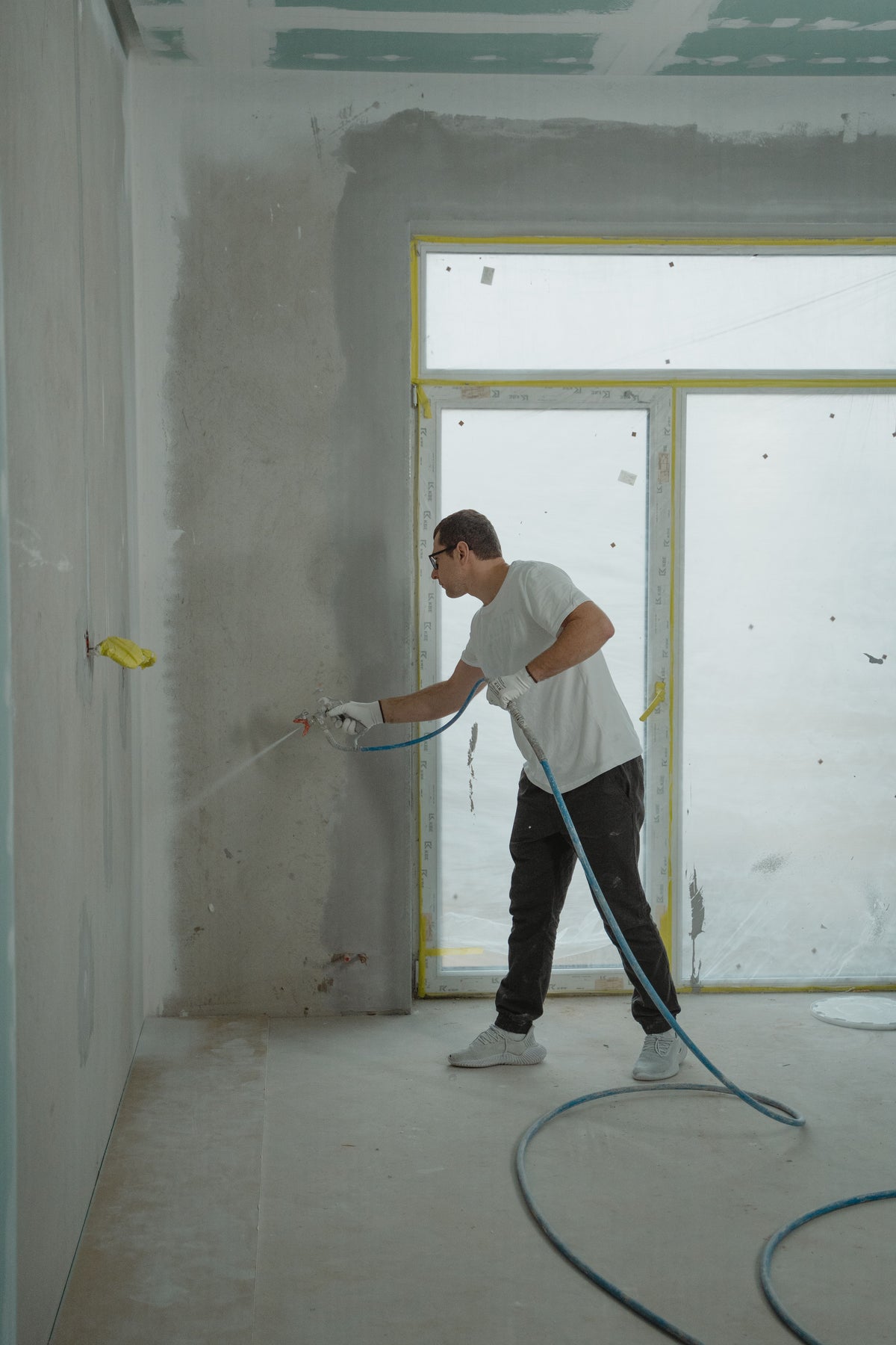 How To Paint A Wall At Home