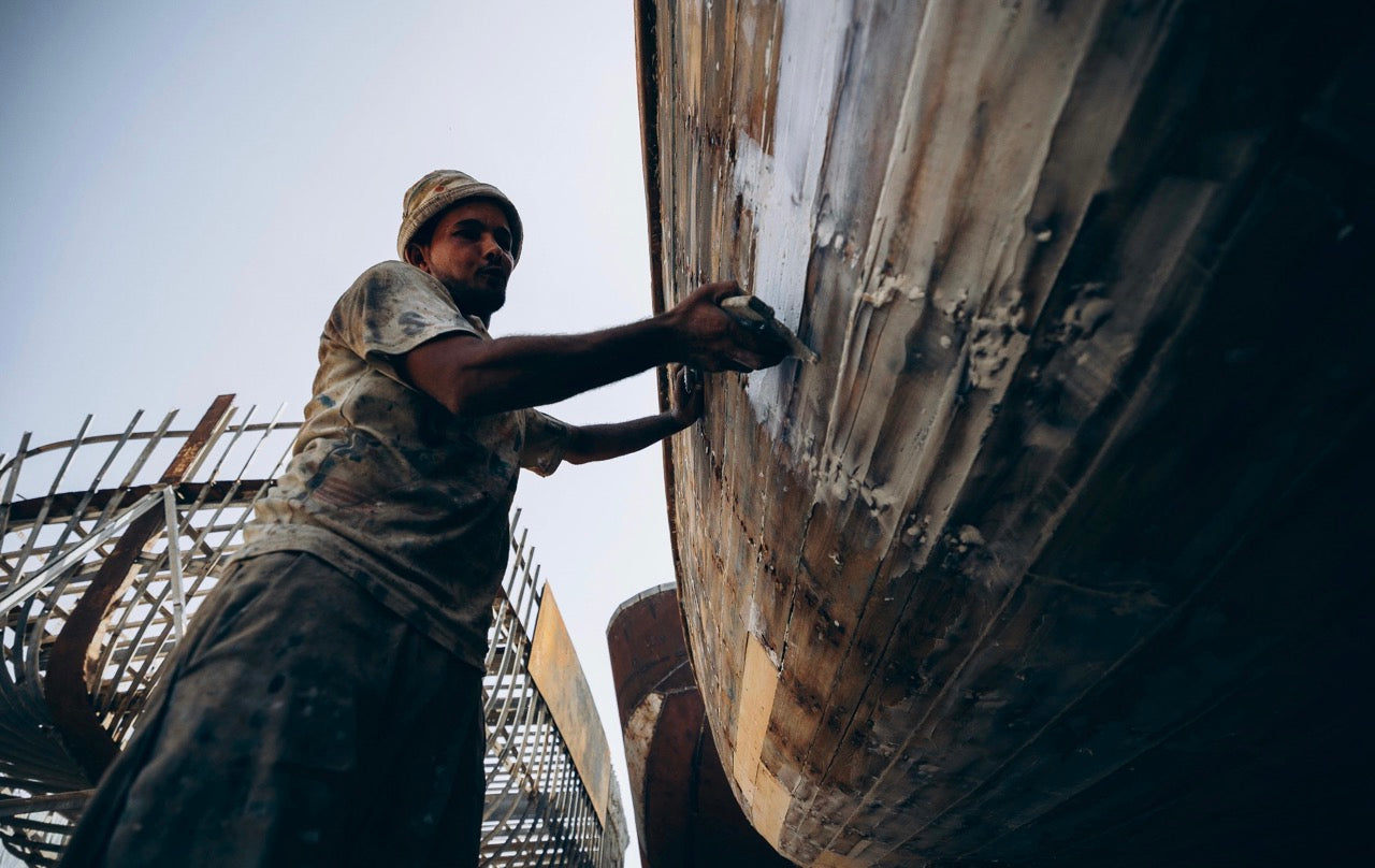 Mastering Surface Prep: Cleaning, Sanding, Priming for Long-Lasting Spray Paint Results