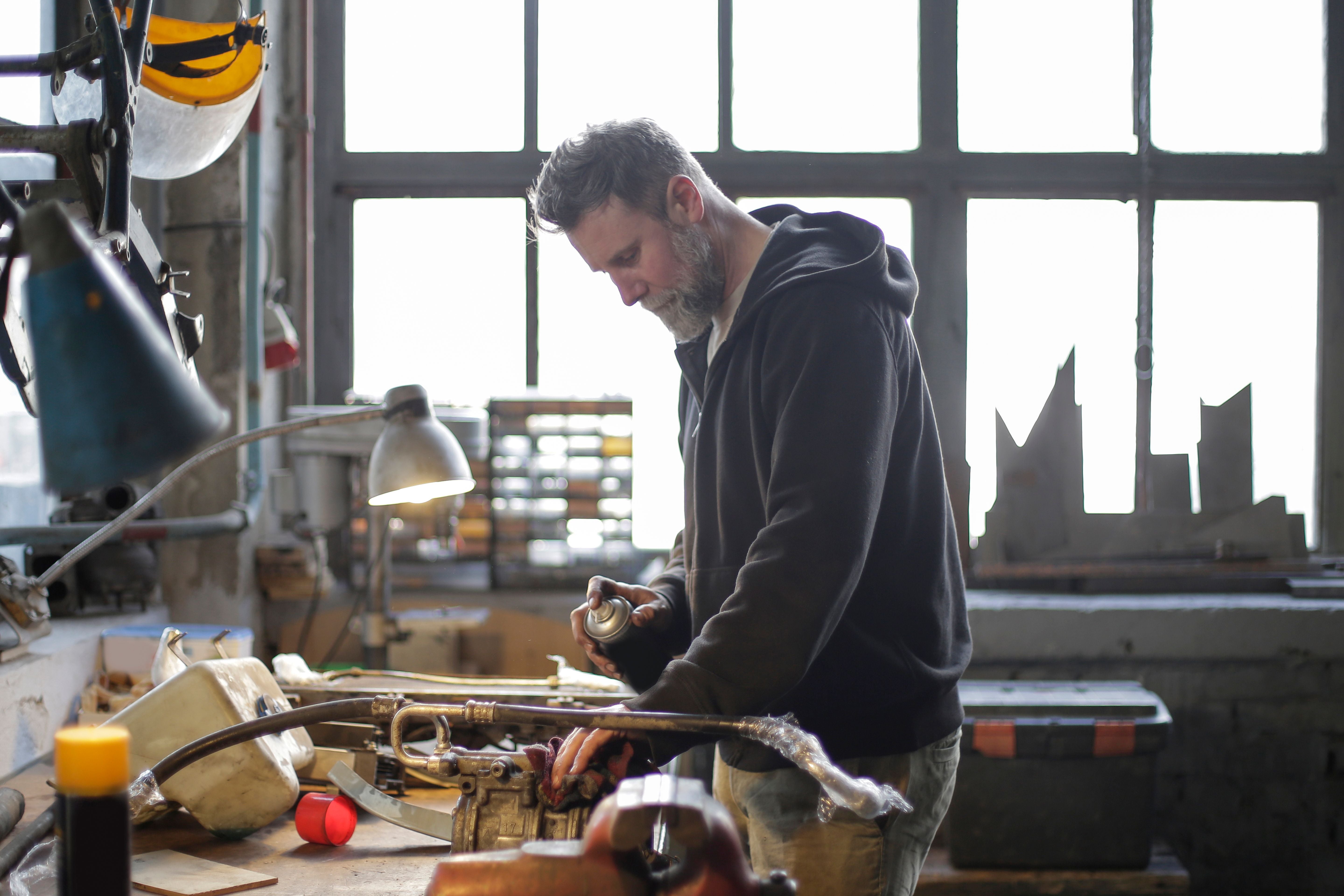 Best Spray Paint Options for Machinery and Equipment 