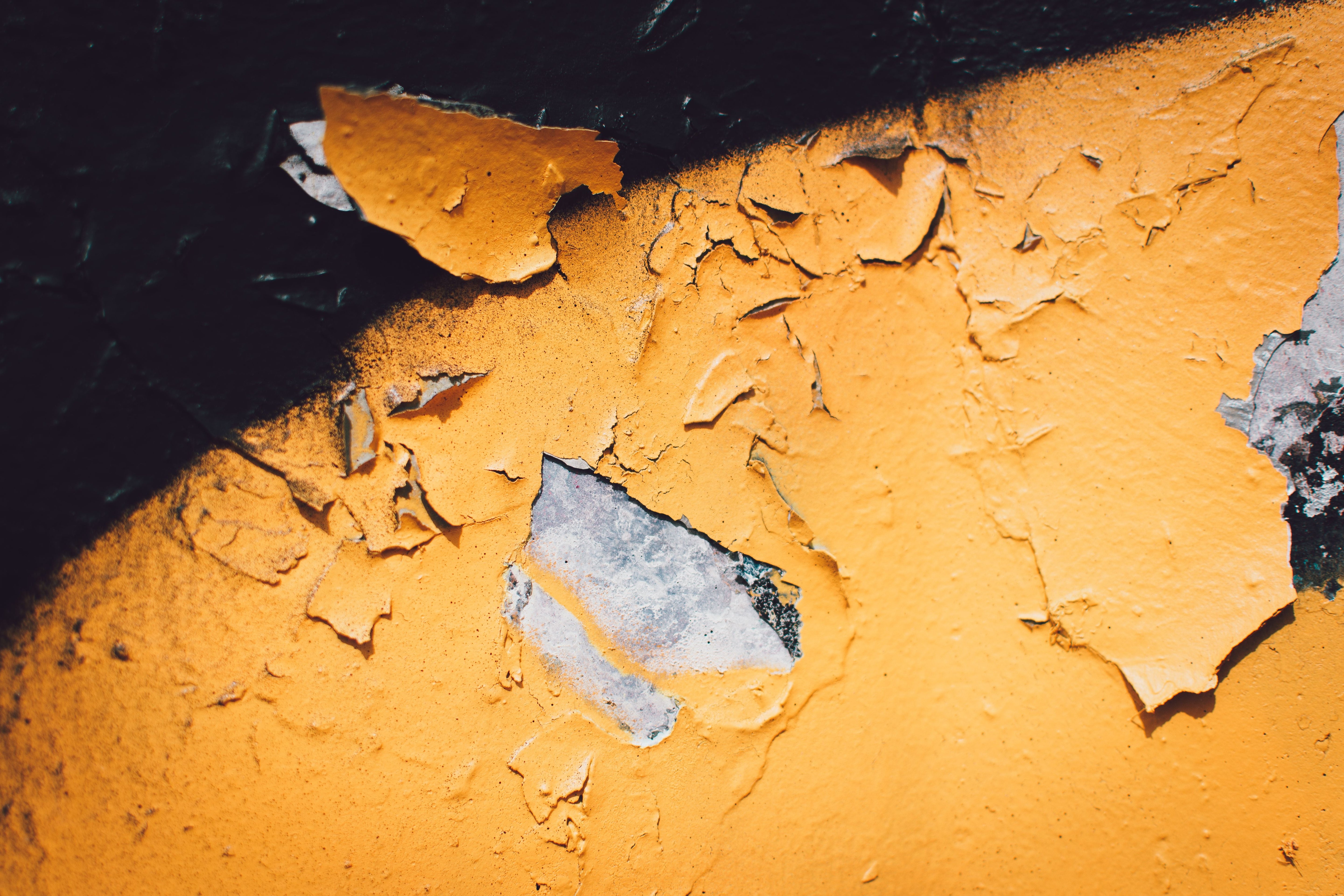 Spray Paint Cracking Up
